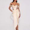 Dresses Miss Circle | Umbrielle Pearl White Lace Satin Corset Off Shoulder Gown